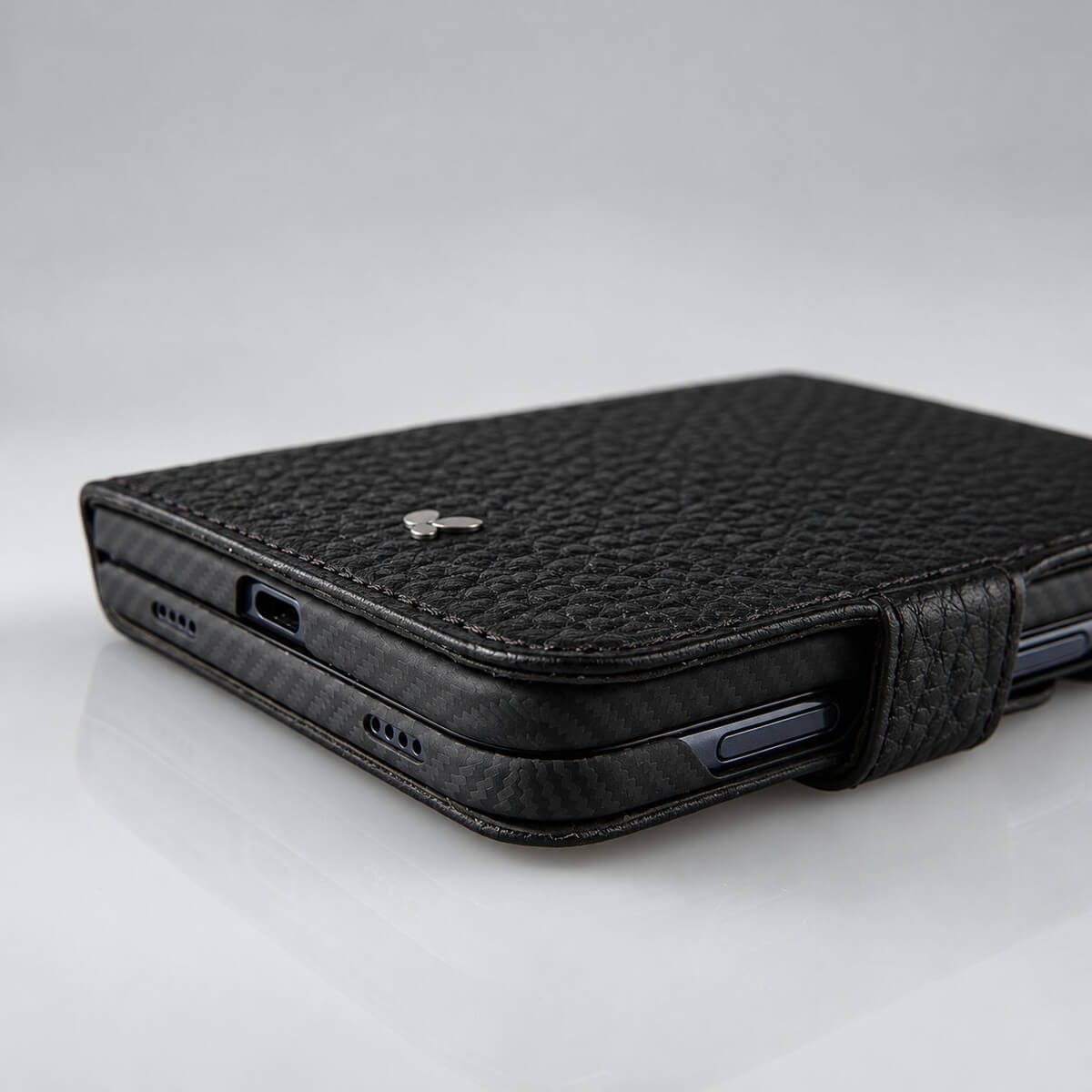 Leather Folio Wrap with Aramid Shell for iPhone Duo, perspective - Vaja