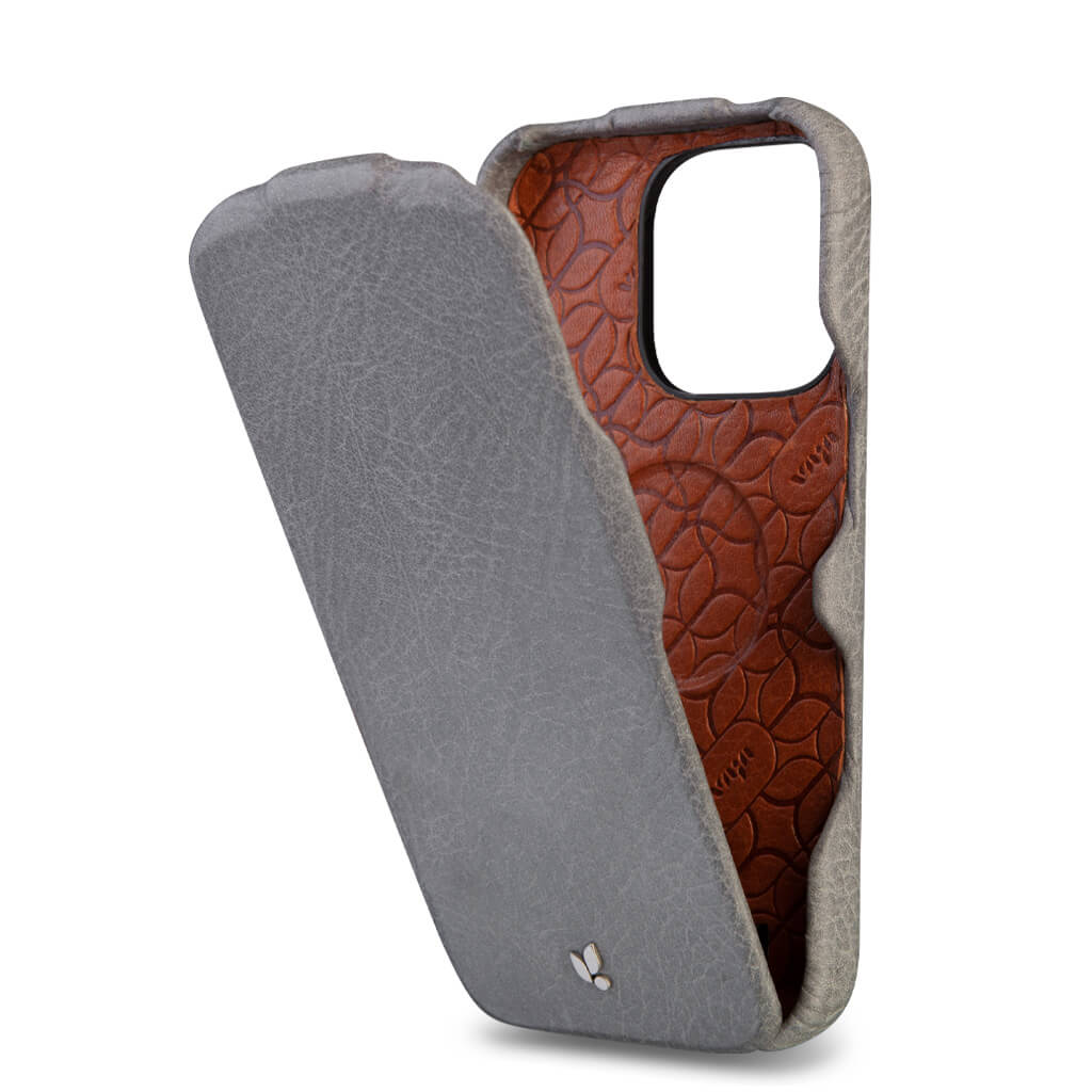 Top - iPhone 16 Pro leather case V-Mag