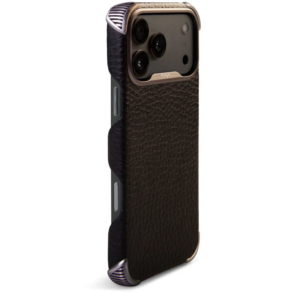 Buckler Grip iPhone 17 Pro Max leather case with Magsafe - Vaja