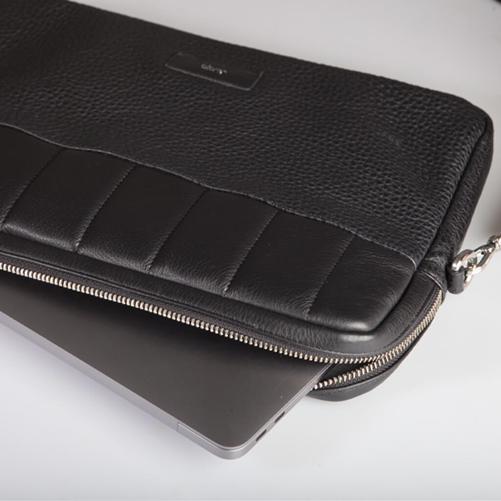 macbook-13-zippered-leather-pouch-vaja