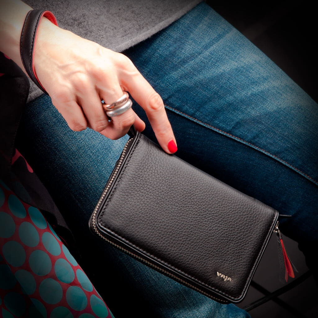 Lucy Plus Leather Clutch - Suitable for all iPhones - Vaja