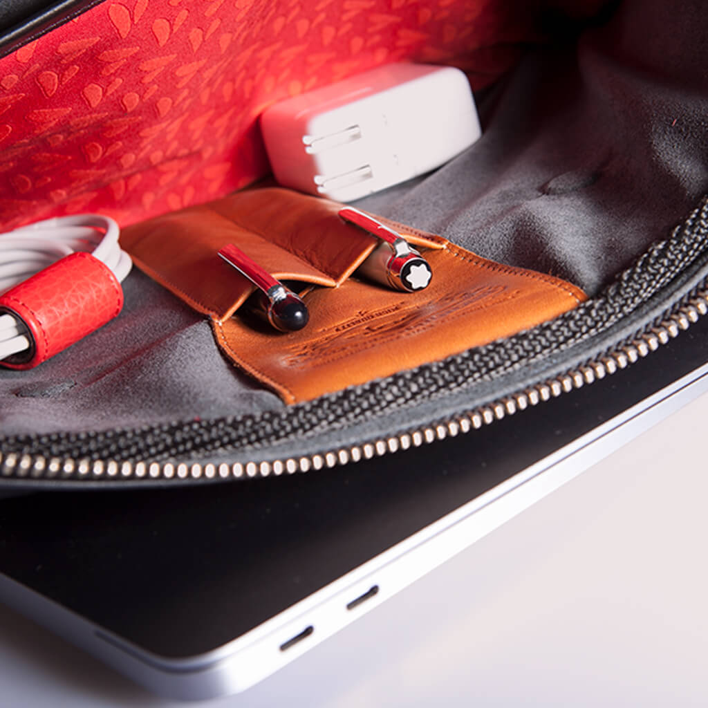 macbook-13-zippered-leather-pouch-vaja