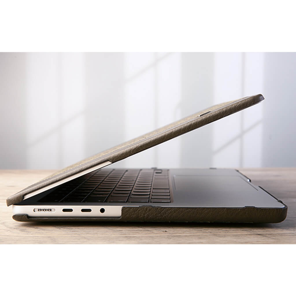 Kobra MacBook Pro 16” Leather Suit - Vaja